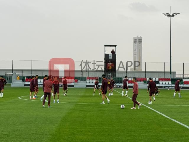 世界杯官方平台入口-新国足迪拜集训有新气象！U23国足小弟刺激老大哥